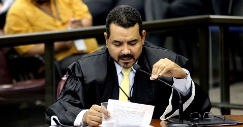 O relator do processo, conselheiro substituto Licurgo Mourão (Foto: Karina Camargos Coutinho)